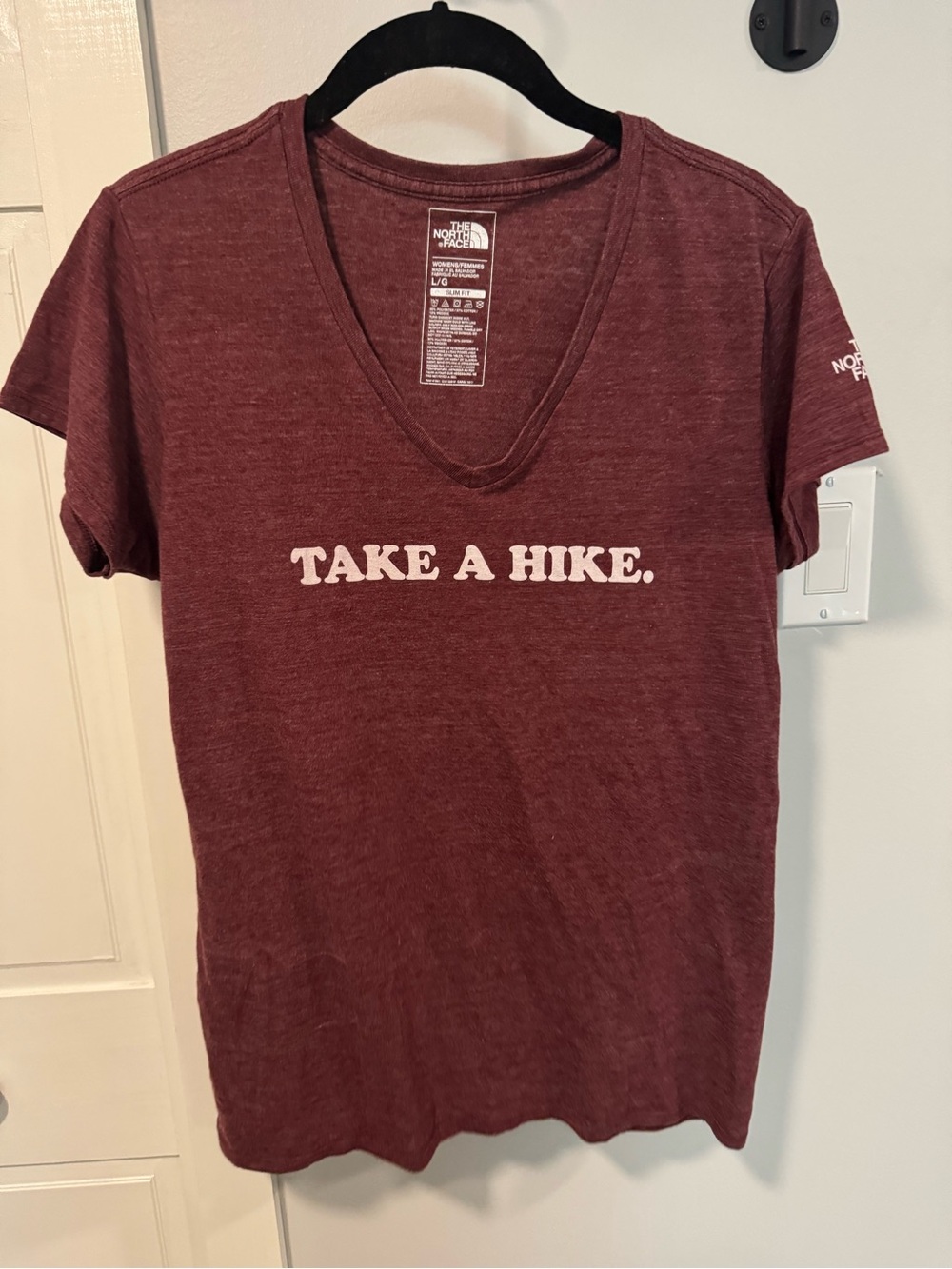 The North Face Women's Take A Hike V-Neck Tee - Burgundy Heather
